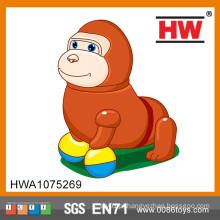 Engraçado B / O orangotango Walking brinquedos com música e brinquedos de plástico de plástico leve